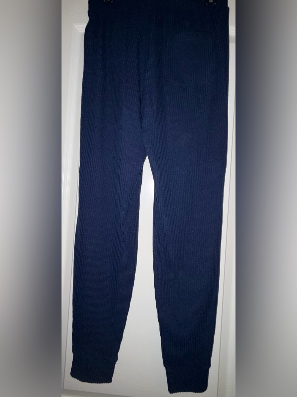 ALO MUSE RIBBED CROPPED HOODIE & MUSE RIBBED JOGGERS - Picture 6 of 12